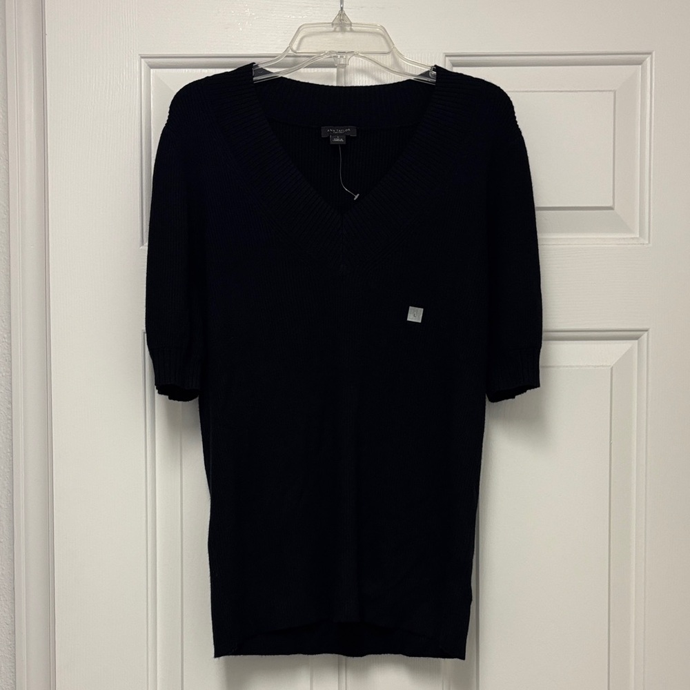 NWOT Ann Taylor Factory Women’s  V-Neck Black Sweater